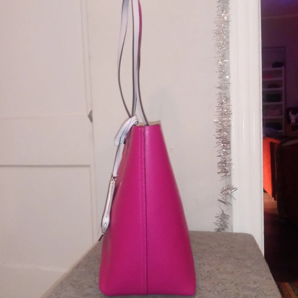 kate spade Reversible Fuchsia and White Tote with Cardholder NWOT